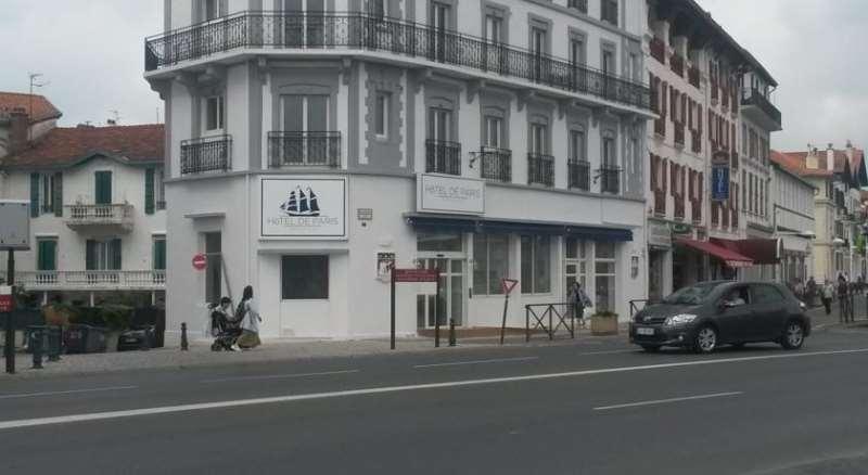 Brit De Paris