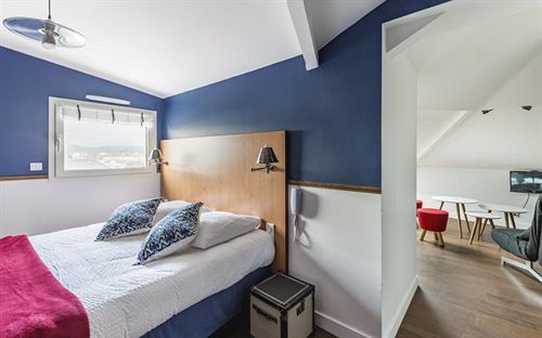 Brit De Paris Hotel